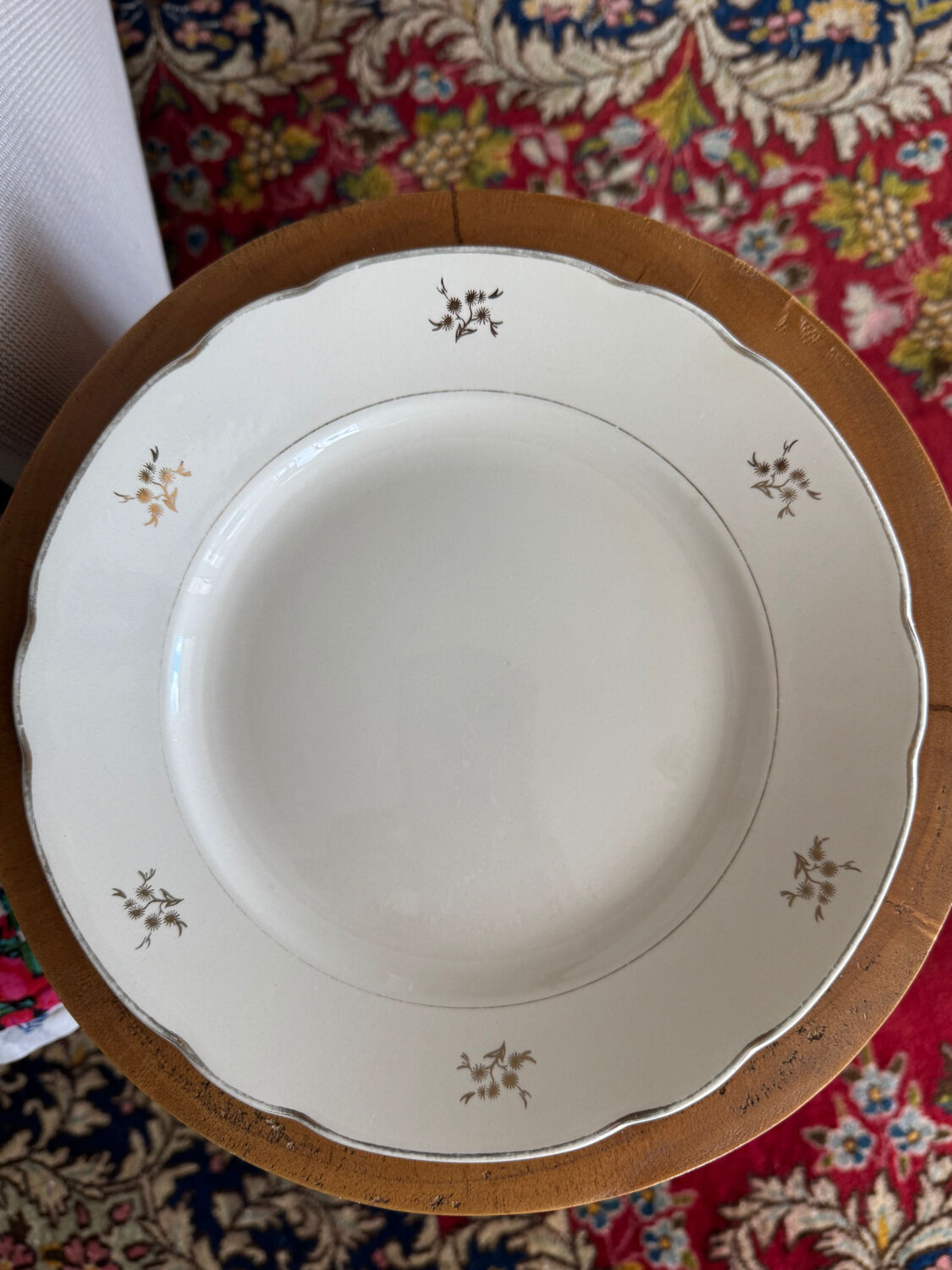 12 antique flat plates Villeroy & Boch Mettlach – porcelain