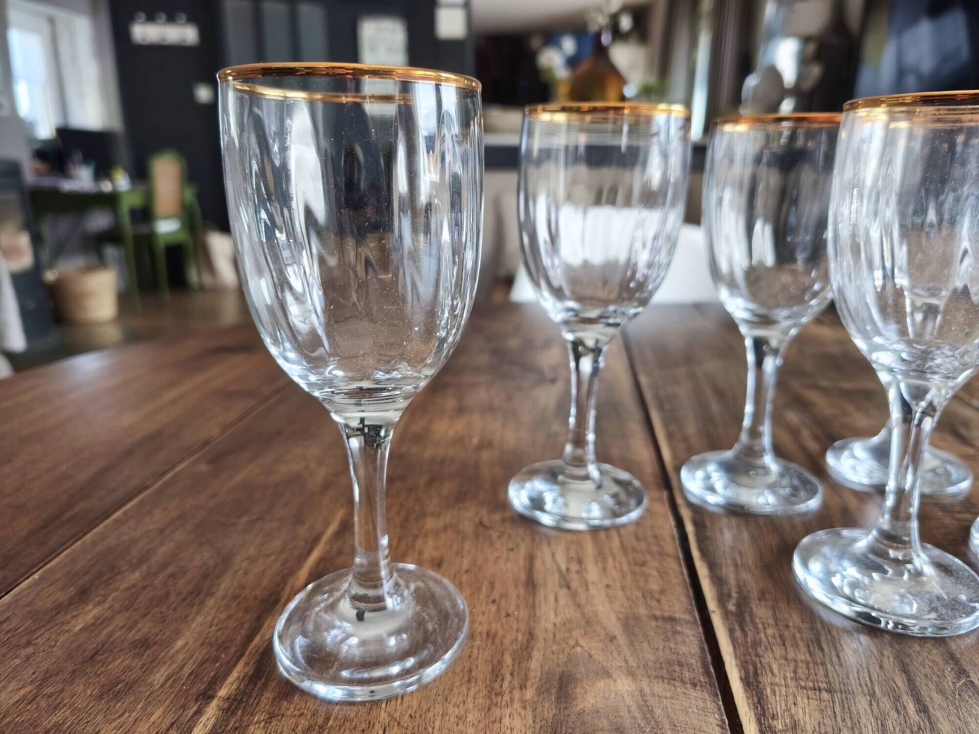Set of 6 vintage white wine glasses with scrolled rim and gold rim