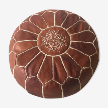 Tobacco-coloured leather pouf