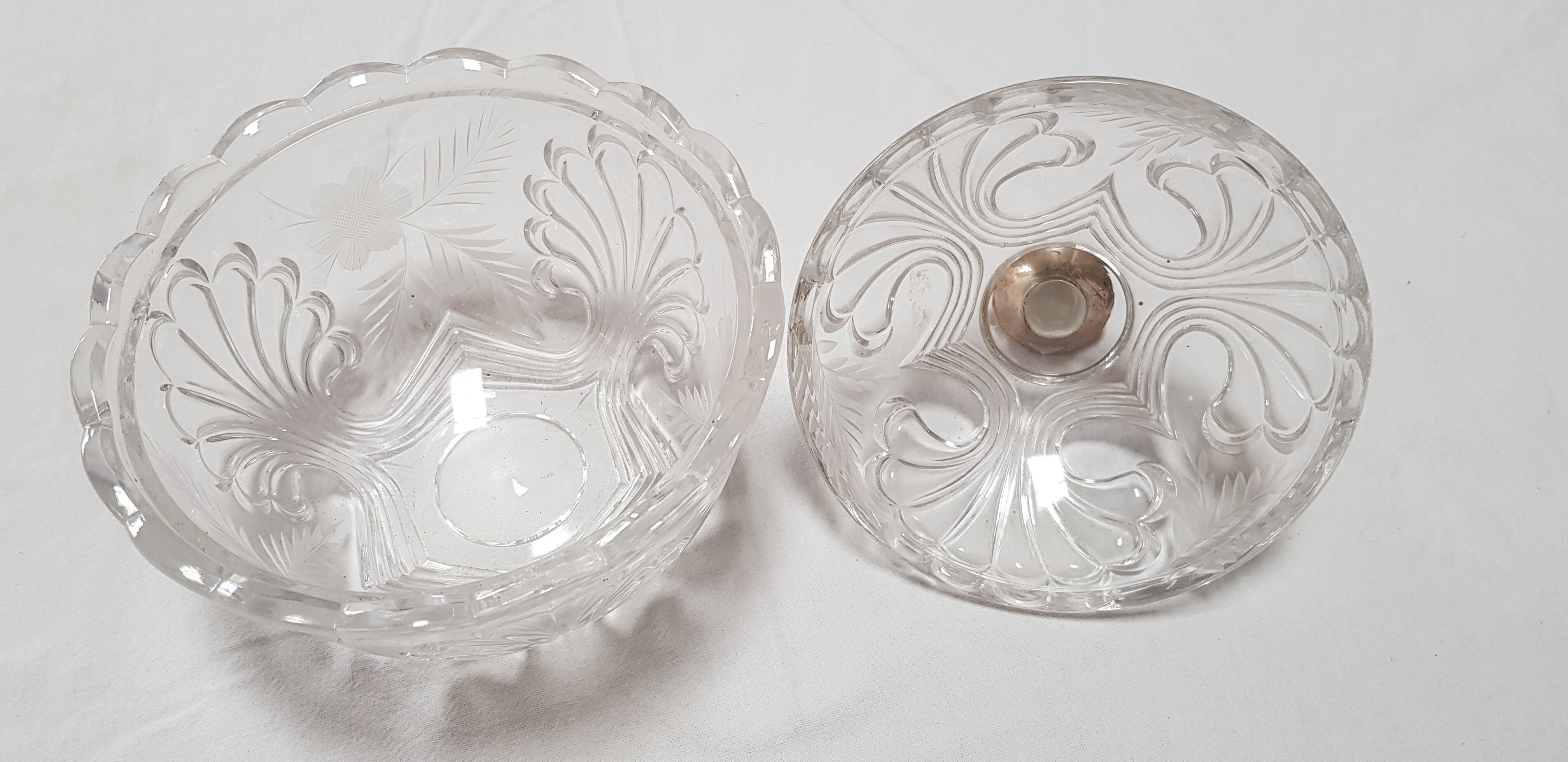 Crystal pot