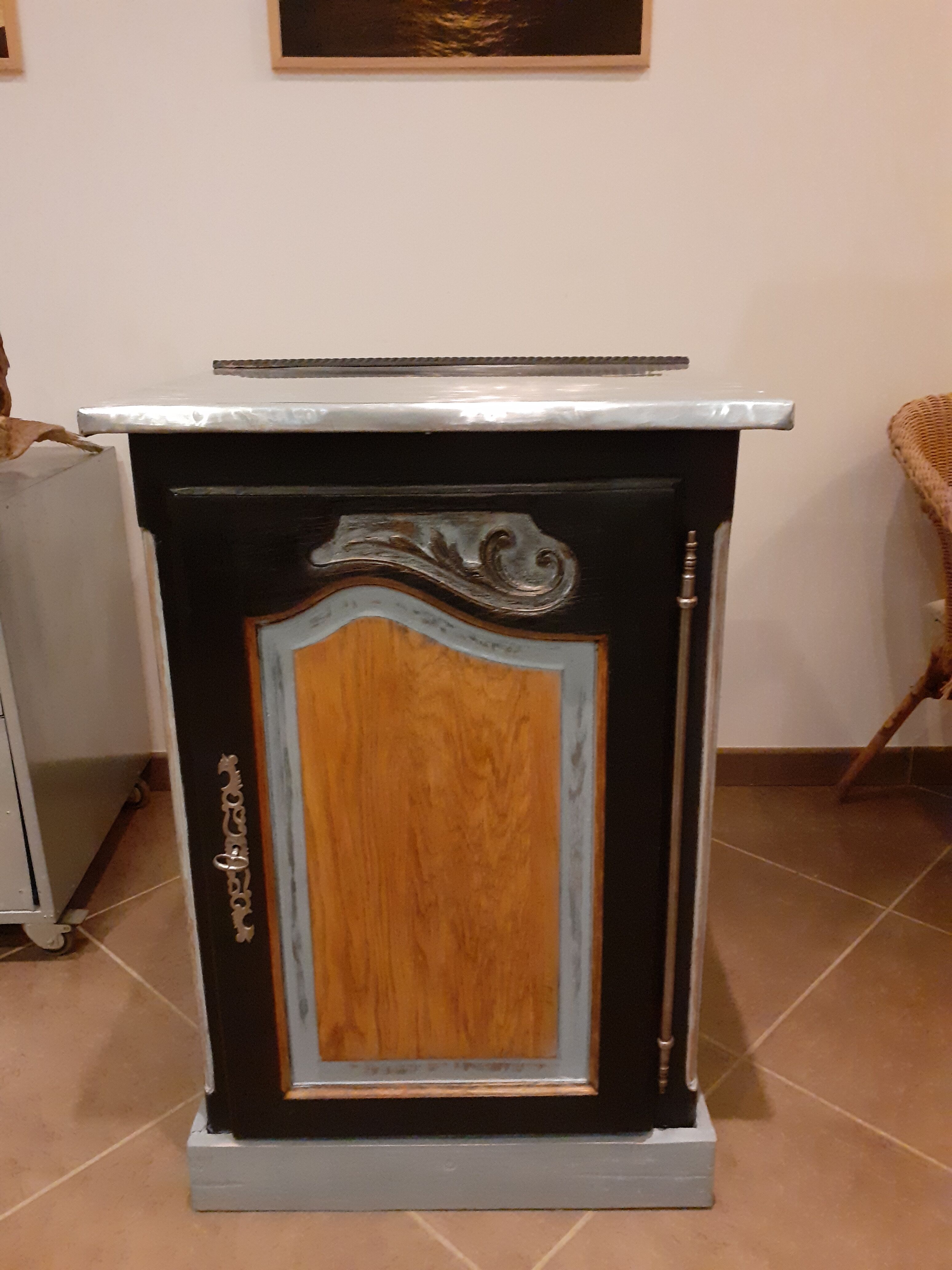 Parisian buffet with zinc tray