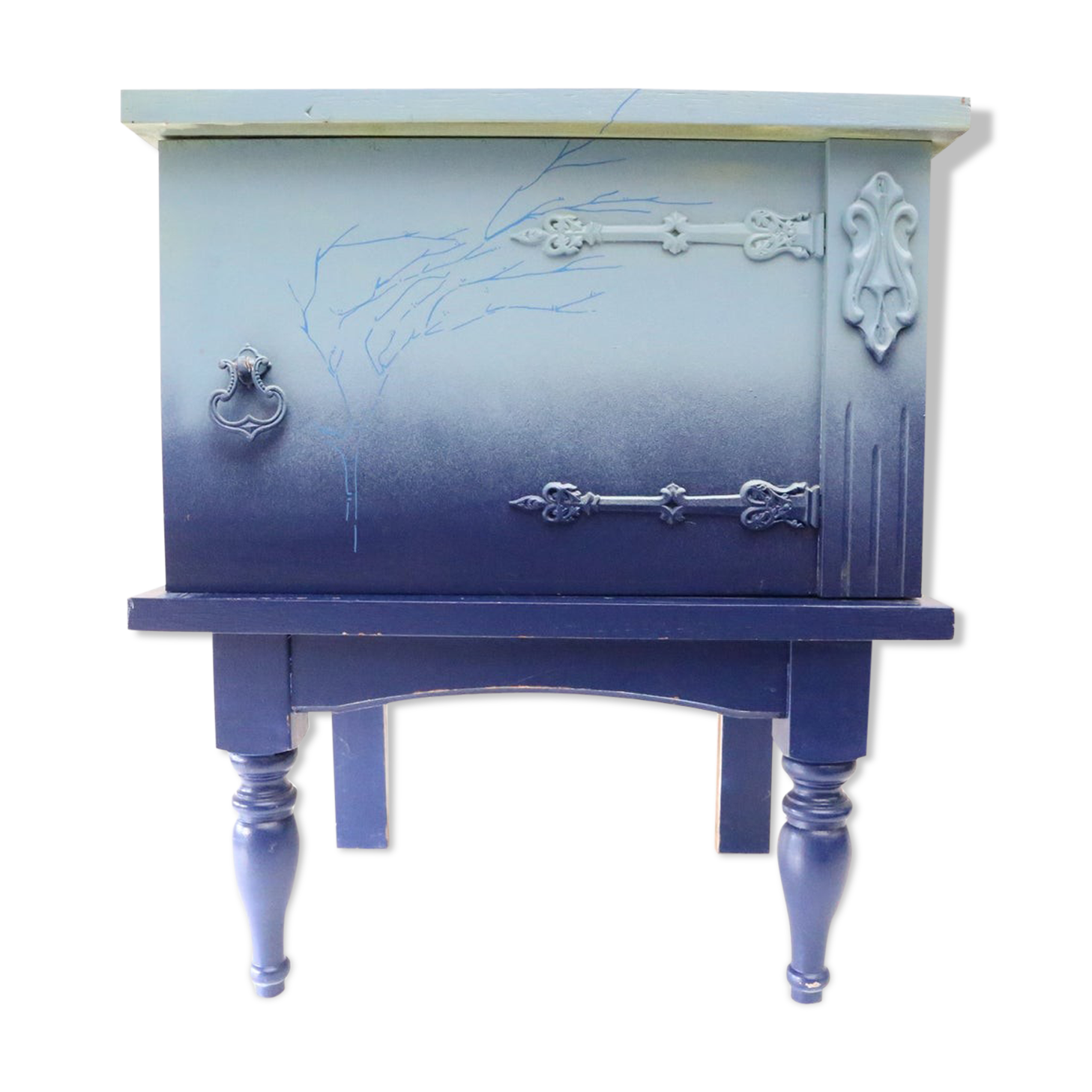 Meuble d'appoint, décoré par un artiste graffeur