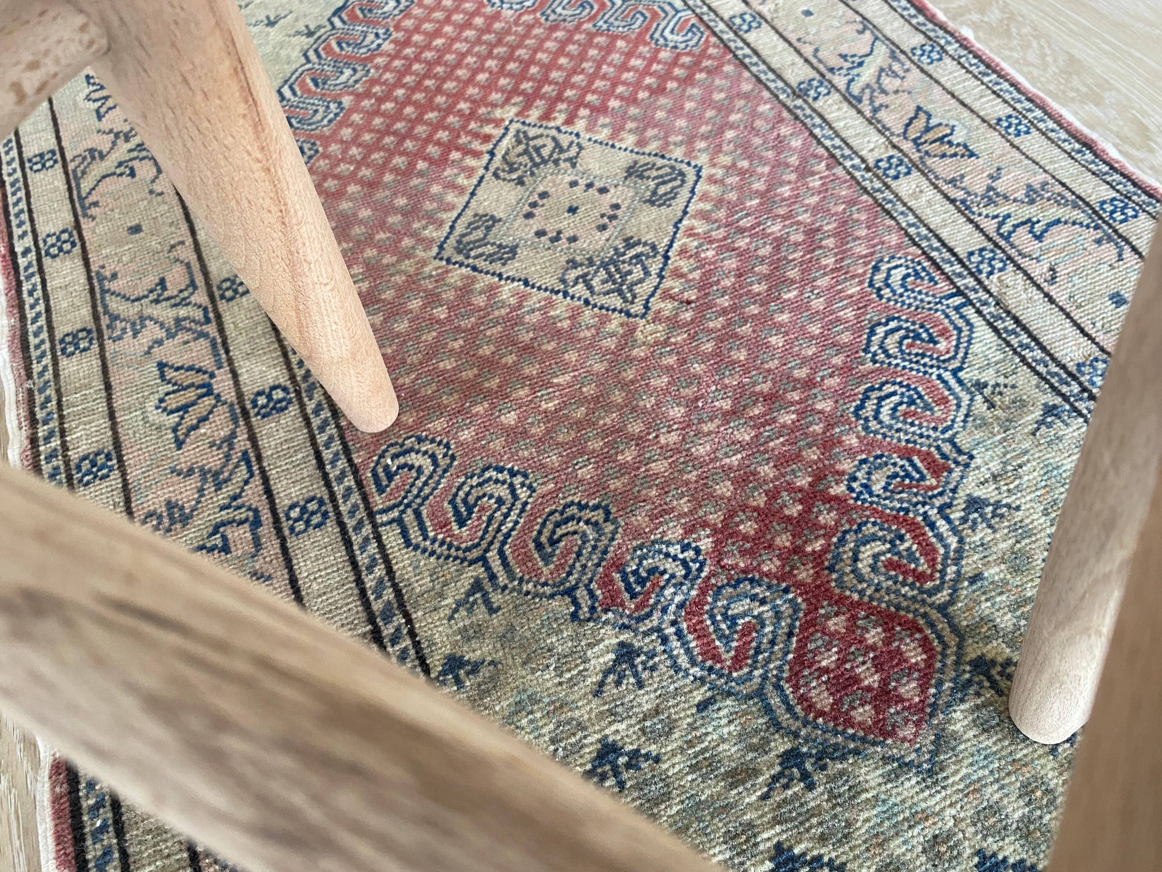 Small Vintage Rug – Hand-Knotted Turkish Rug 58x100 Cm