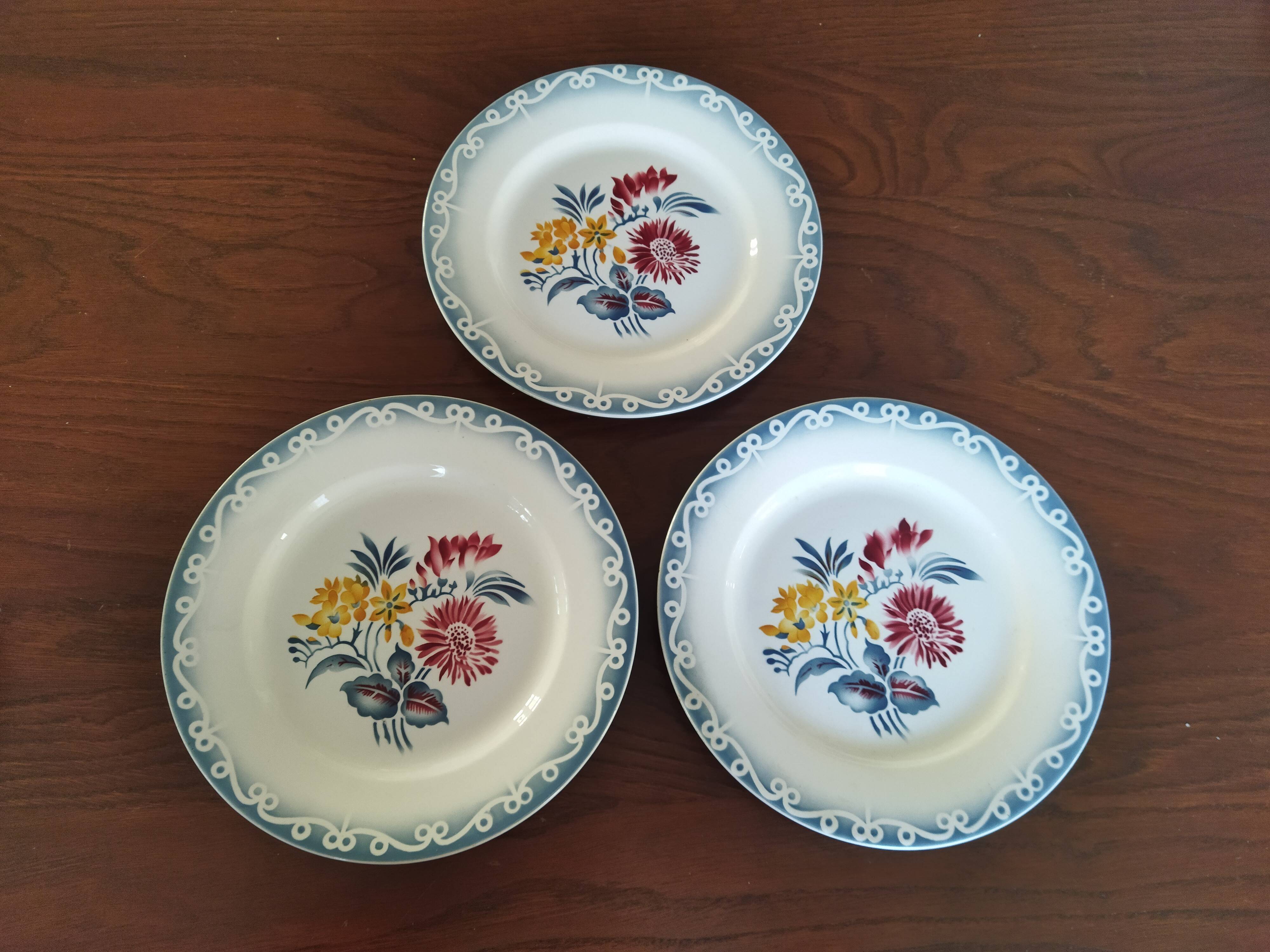 11 plates Digoin Sarreguemines "Gérard"