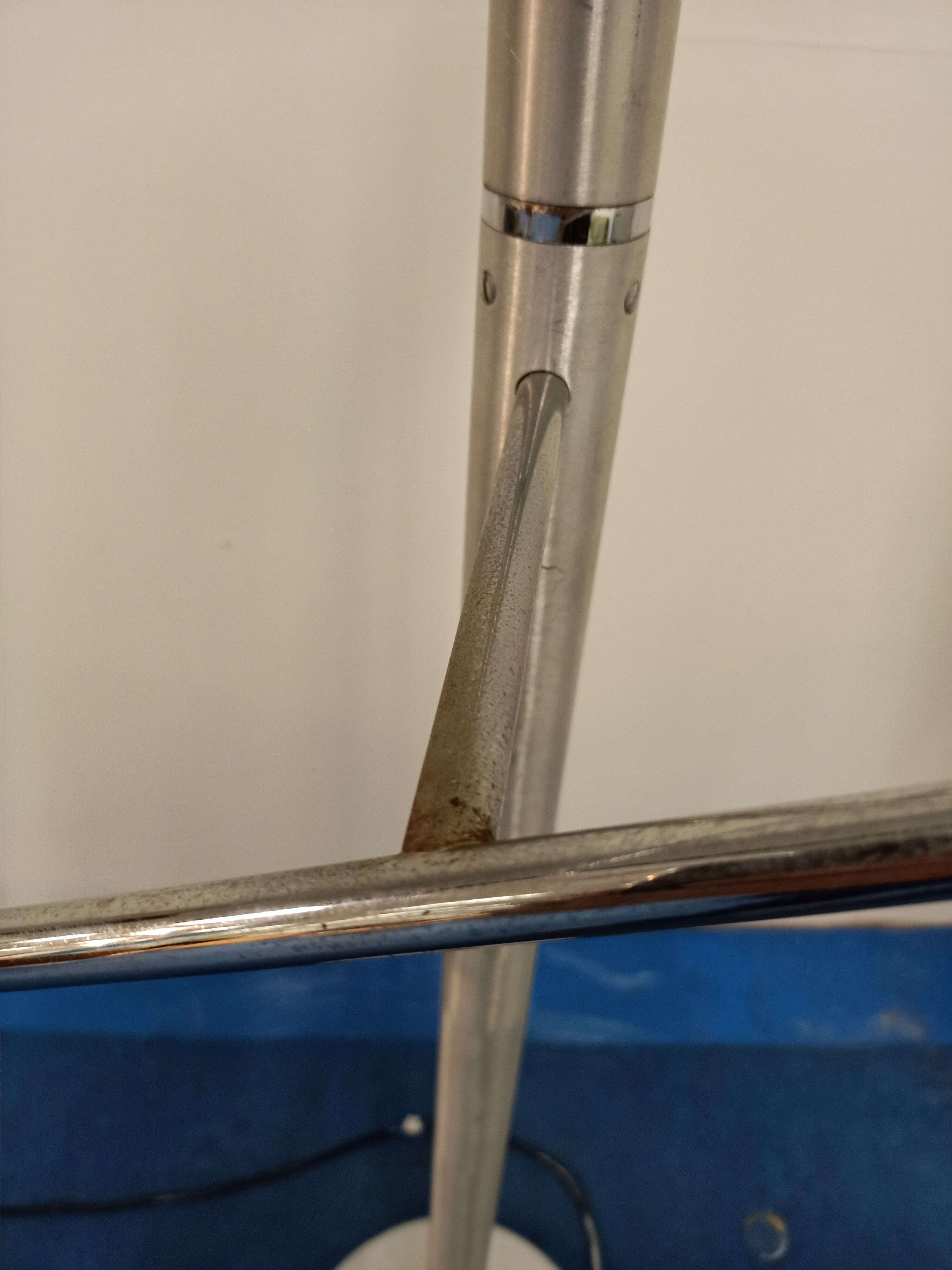 Lampadaire seventies en aluminium et chrome