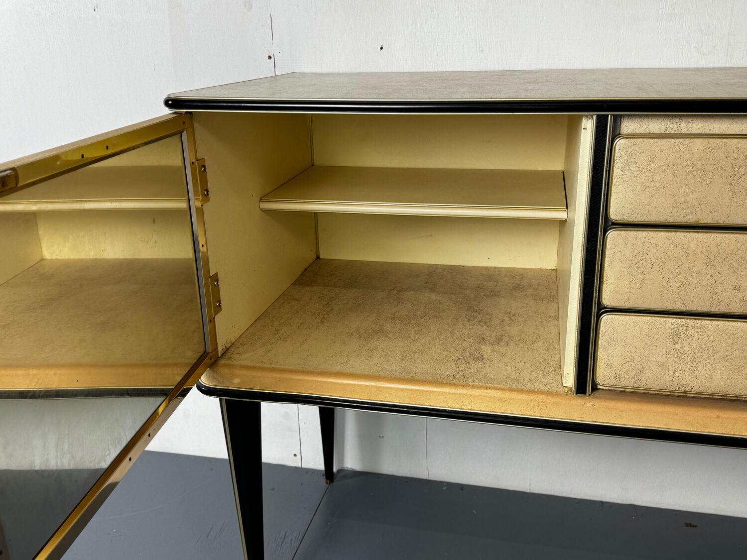 Italian Hollywood Regency Mid-Century Sideboard by Umberto Mascagni, 1