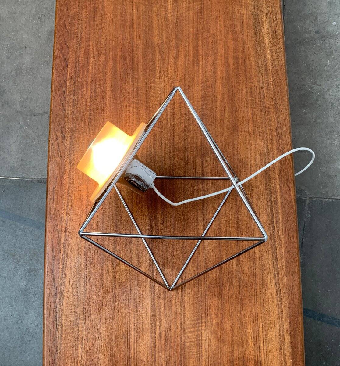 Poliedra table lamp from the Italian space age by Felice Ragazzo for Guzzini