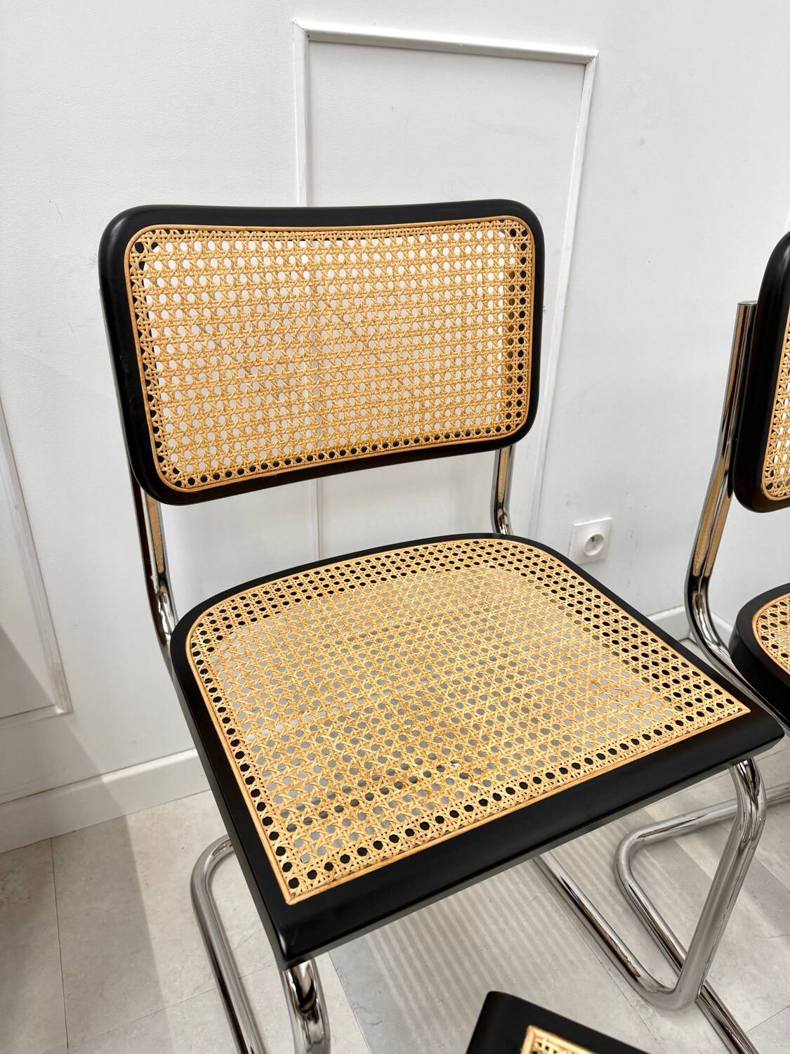 Lot de 4 chaises B32 noires