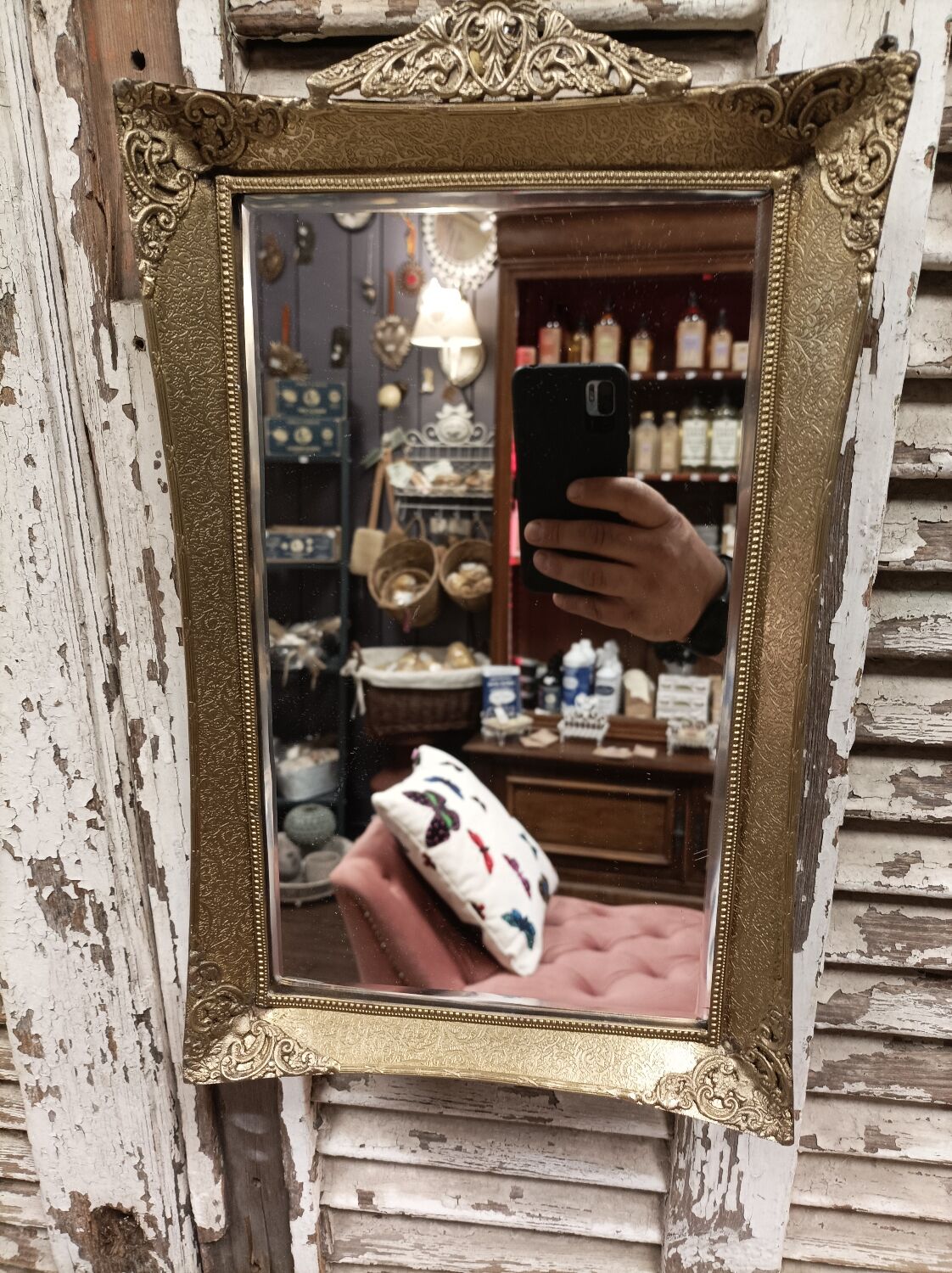 Scalloped and bevelled rectangle mirror