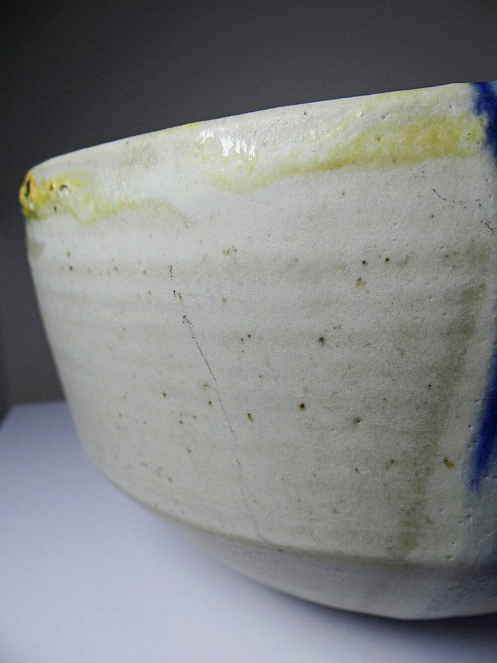 Large hand-turned stoneware salad bowl, signed, vintage from the 80s to 2000s.