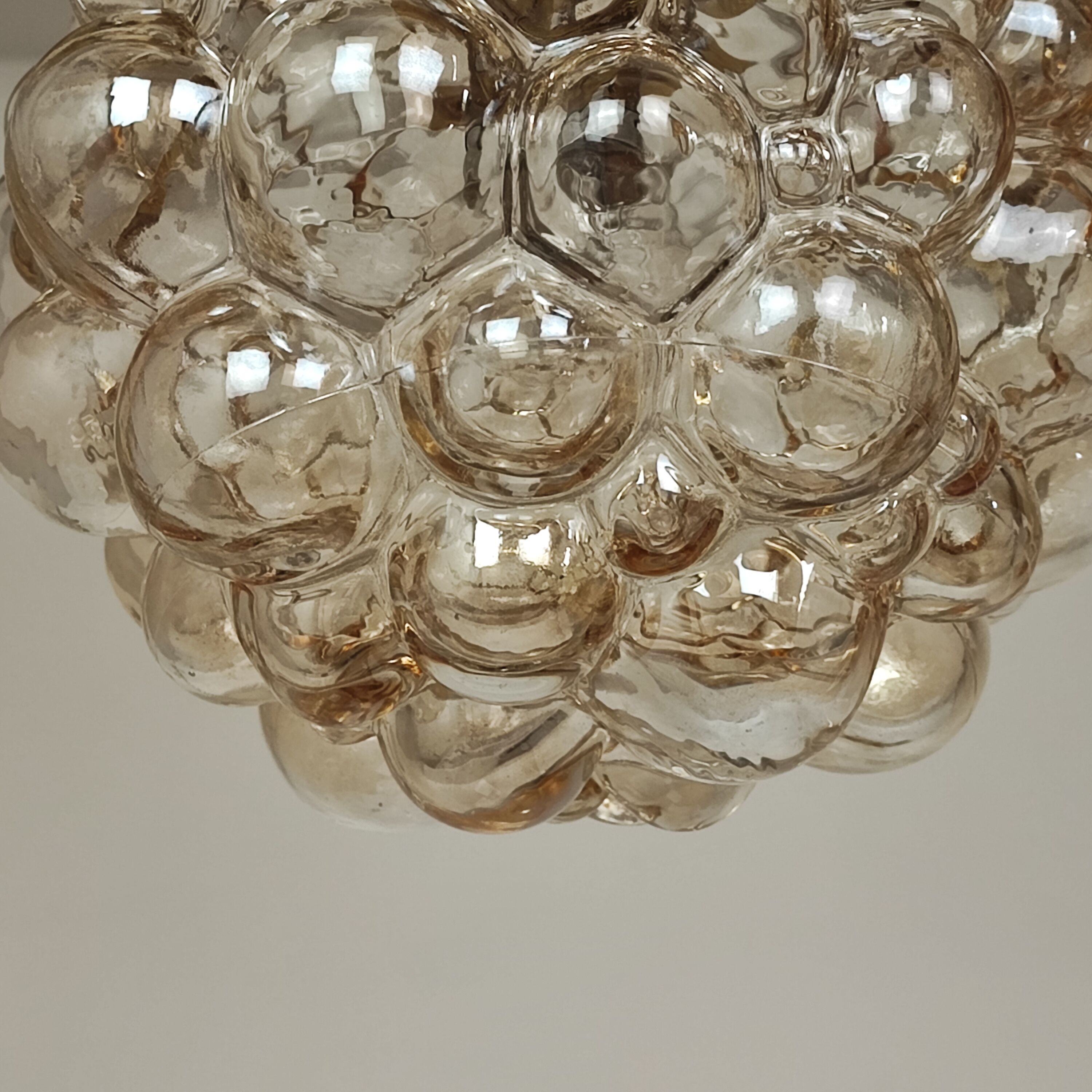 Glass suspension "bubble"