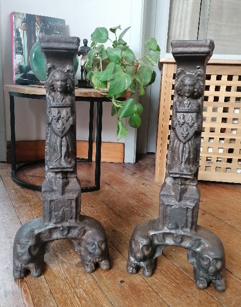 Gothic style chenets