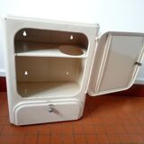 Medicine cabinet of the 40s in sheet metal