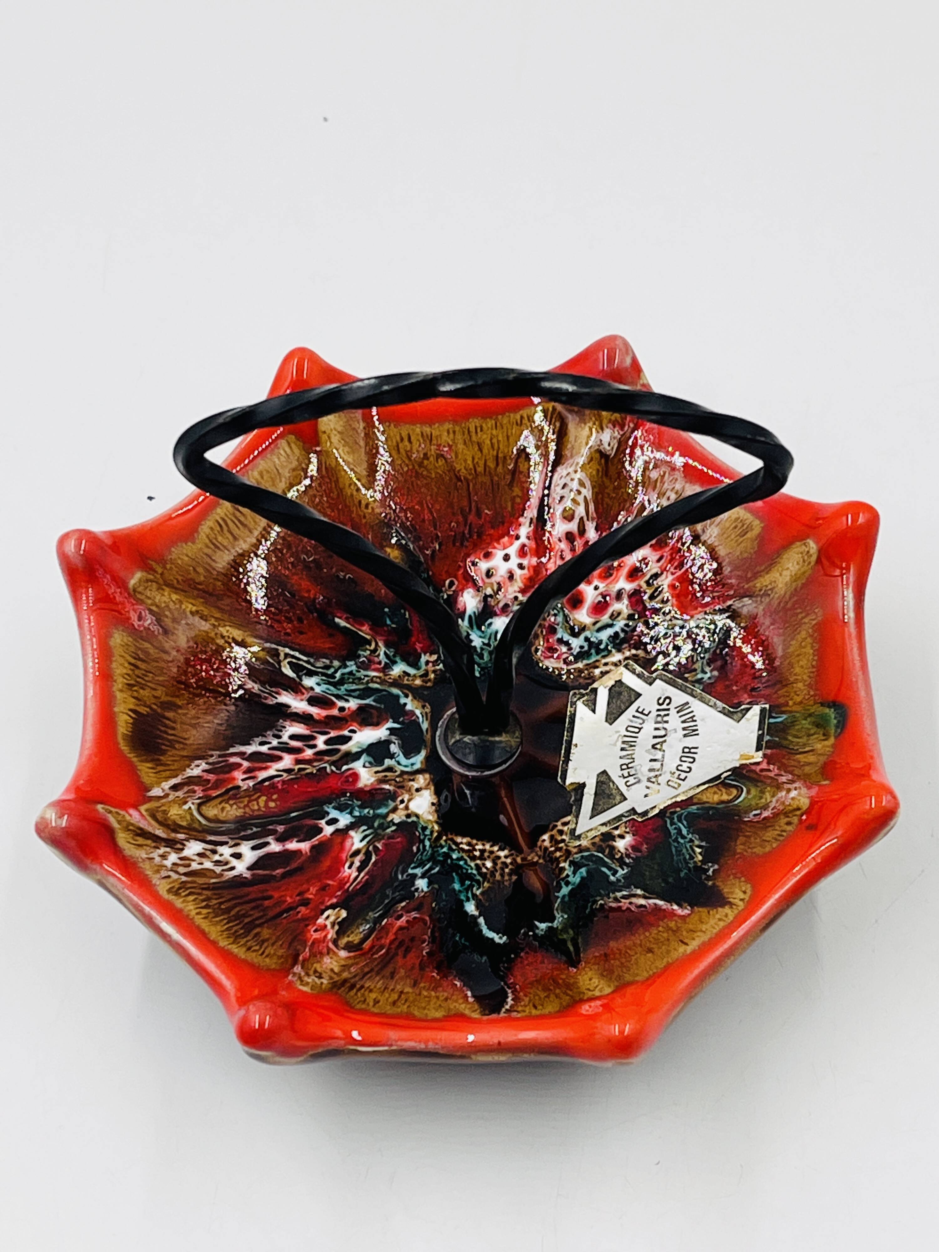 Vallauris aperitif umbrella server