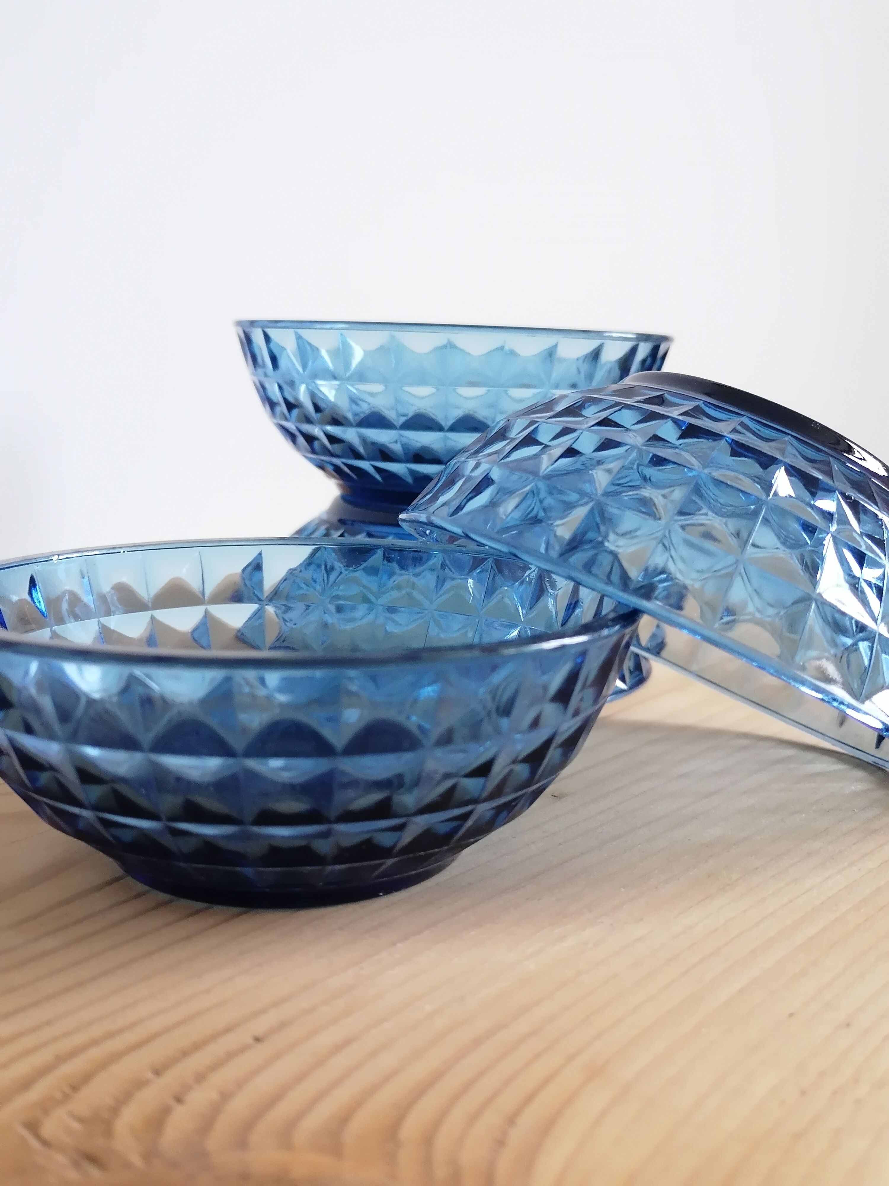 Blue bowls in chiseled glass