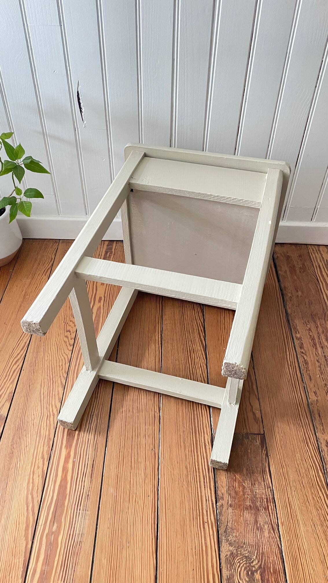 VINTAGE Beige Stool Chest