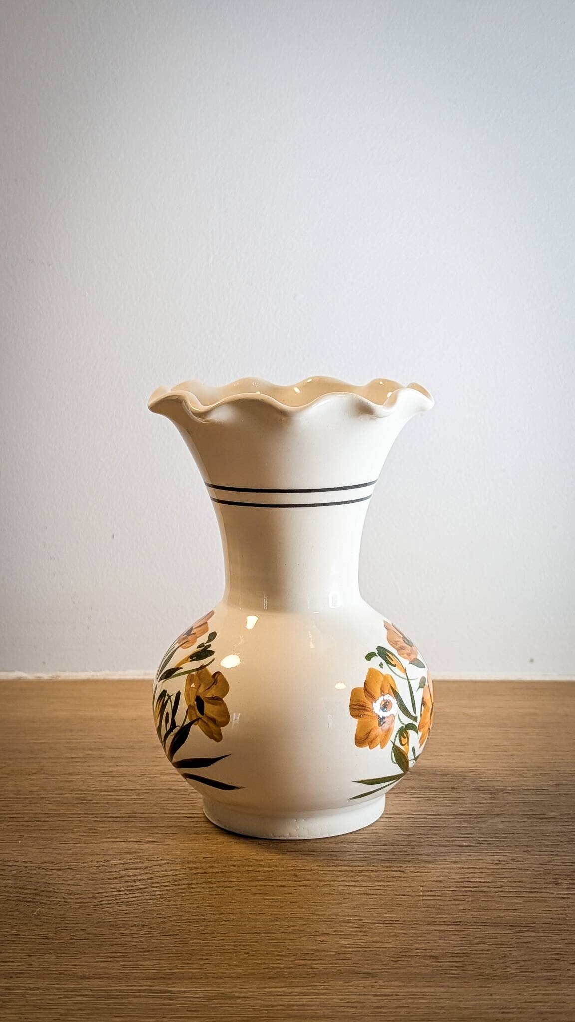Handmade vase of cypriot origin (marked mantis)