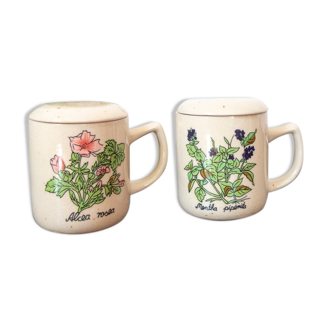 2 tea cups in enamelled speckled sandstone flower décor