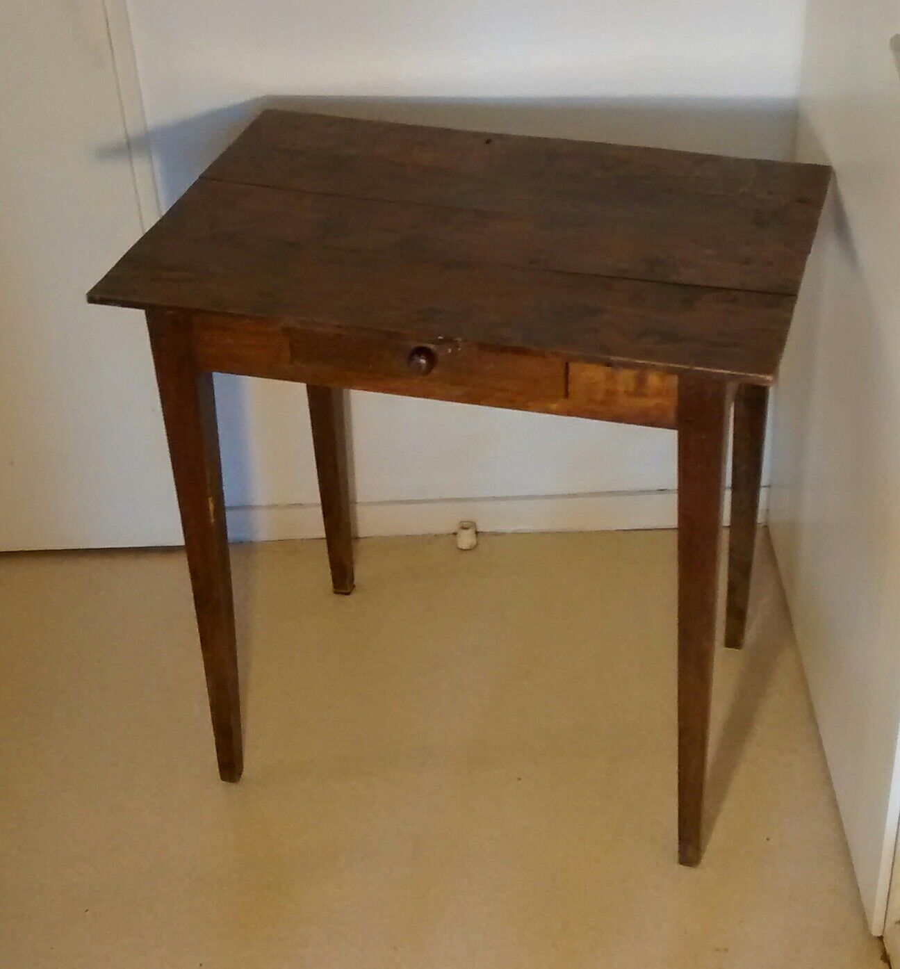 Extra feet zone desk