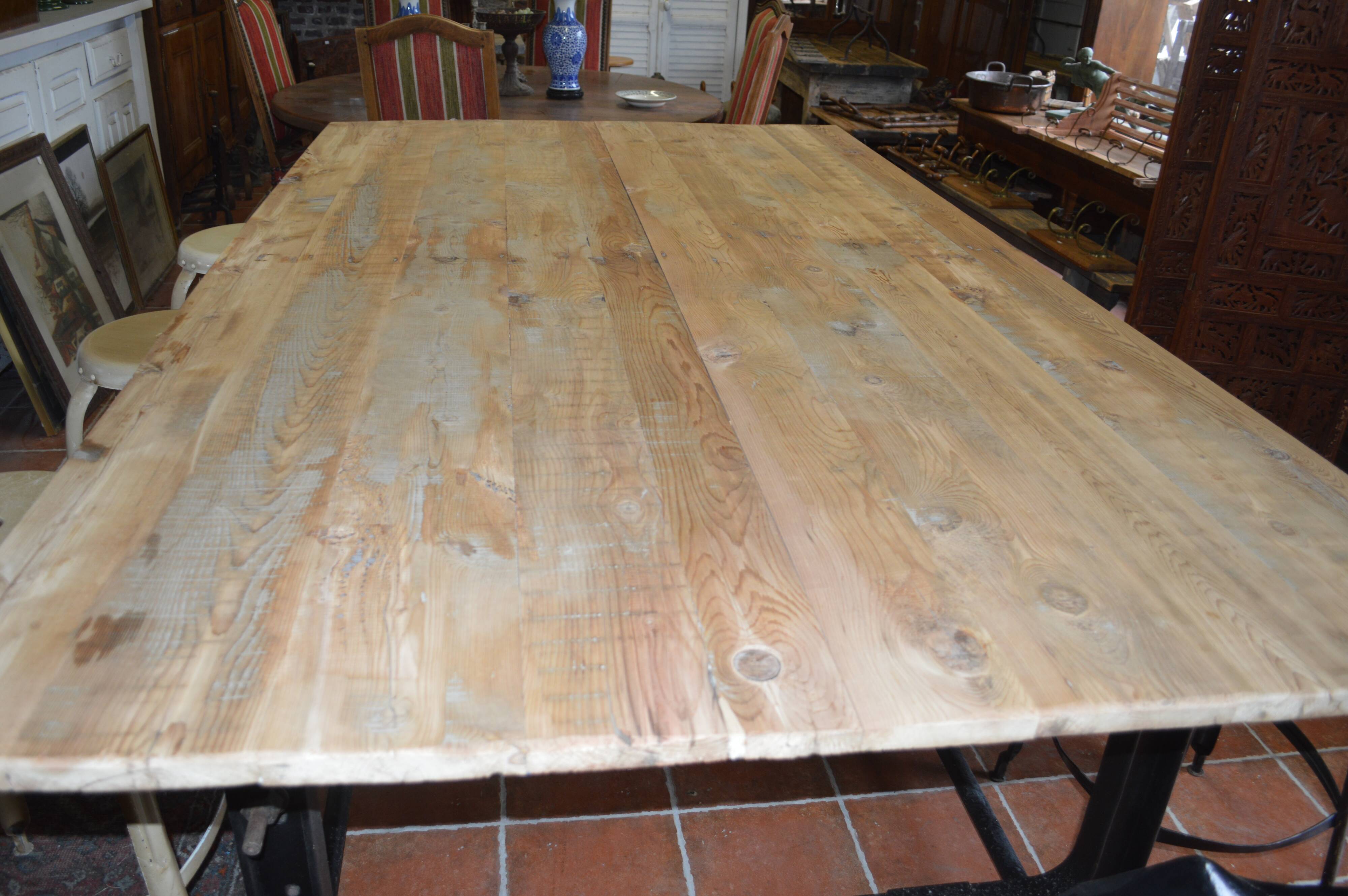 Industrial table cast iron and wooden tray