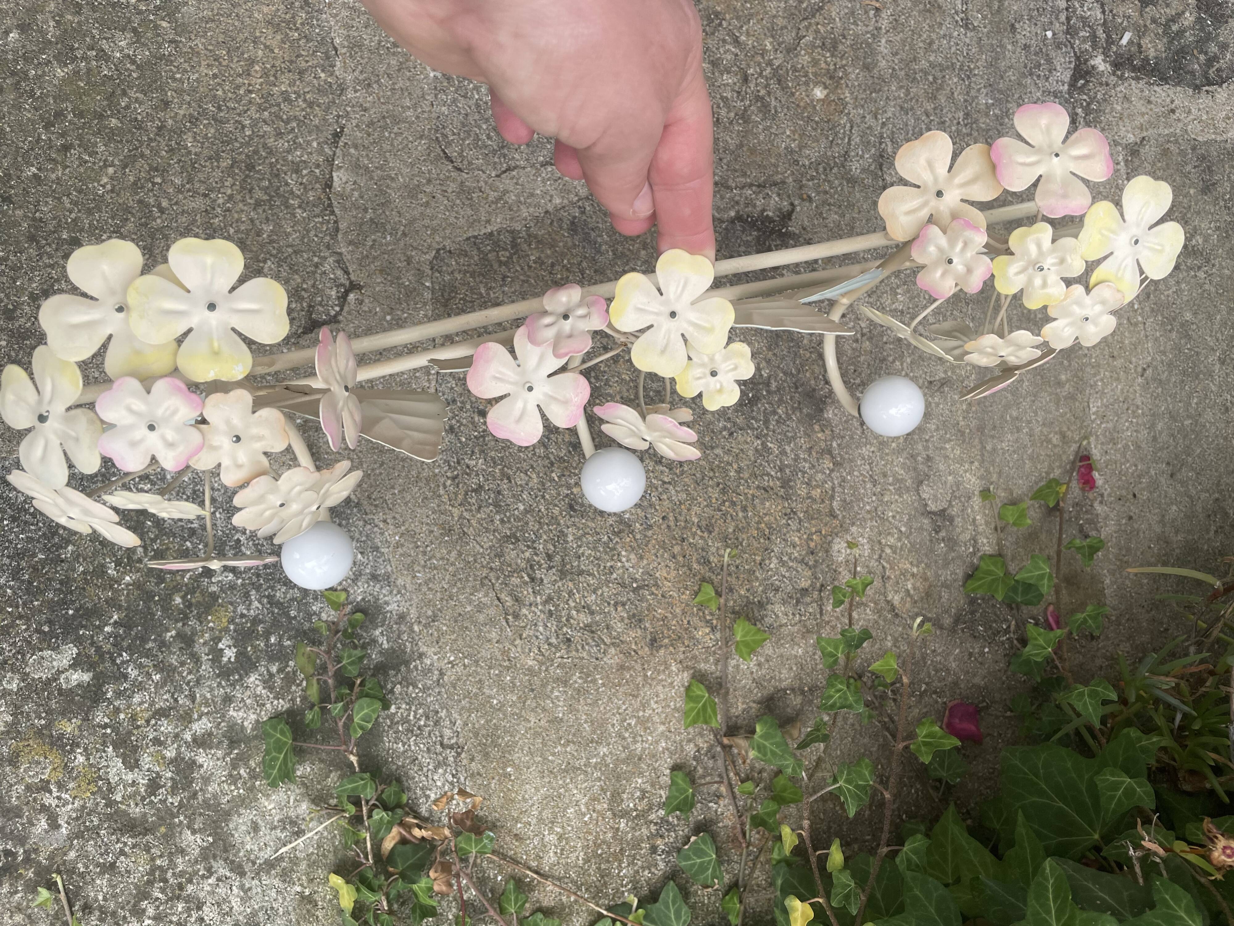 Hydrangea coat rack