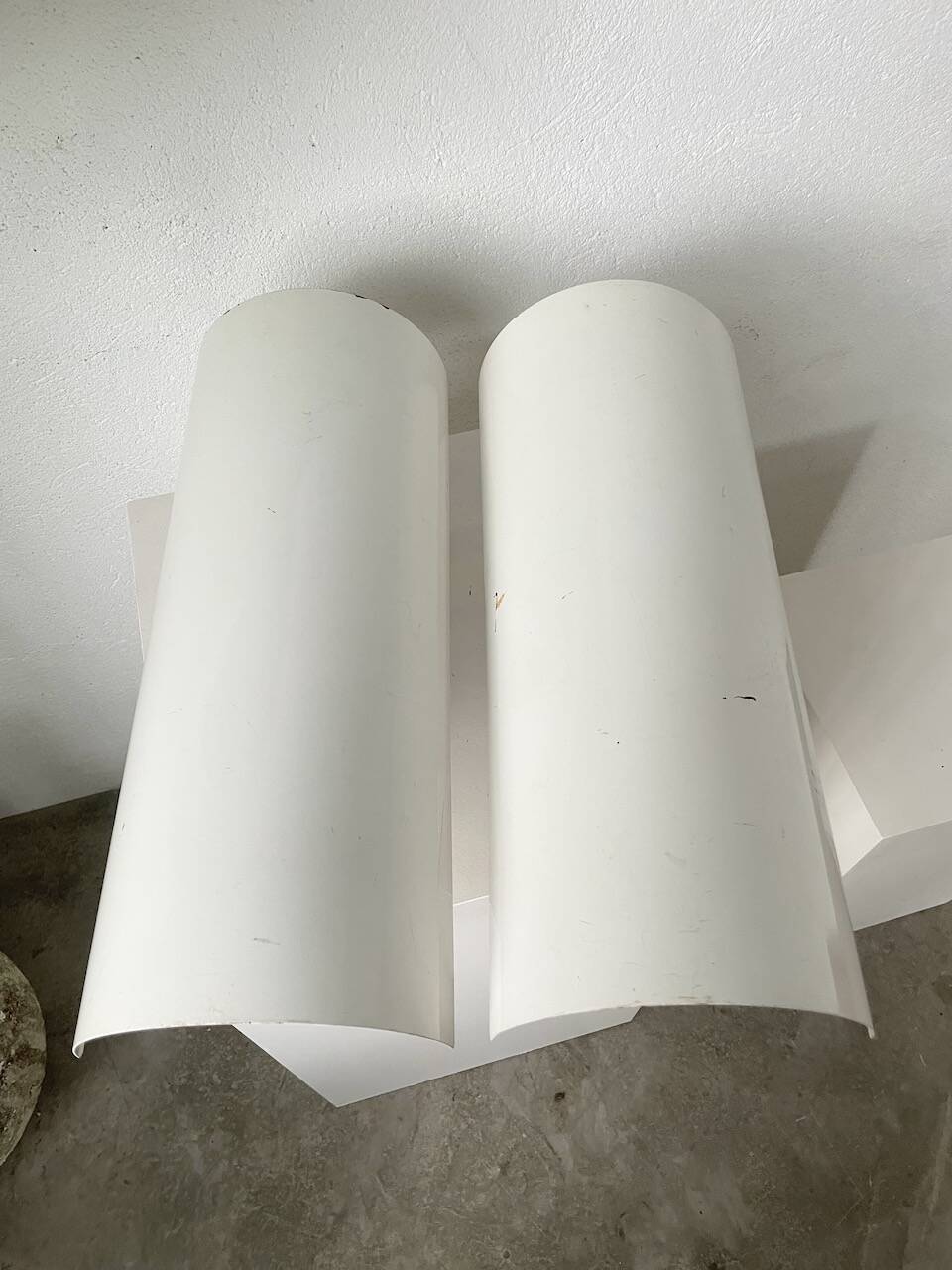 Pair of Parscot wall lights in white lacquered metal from the 80s