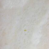 Table en marbre blanc et métal chromé et doré. Années 1970.