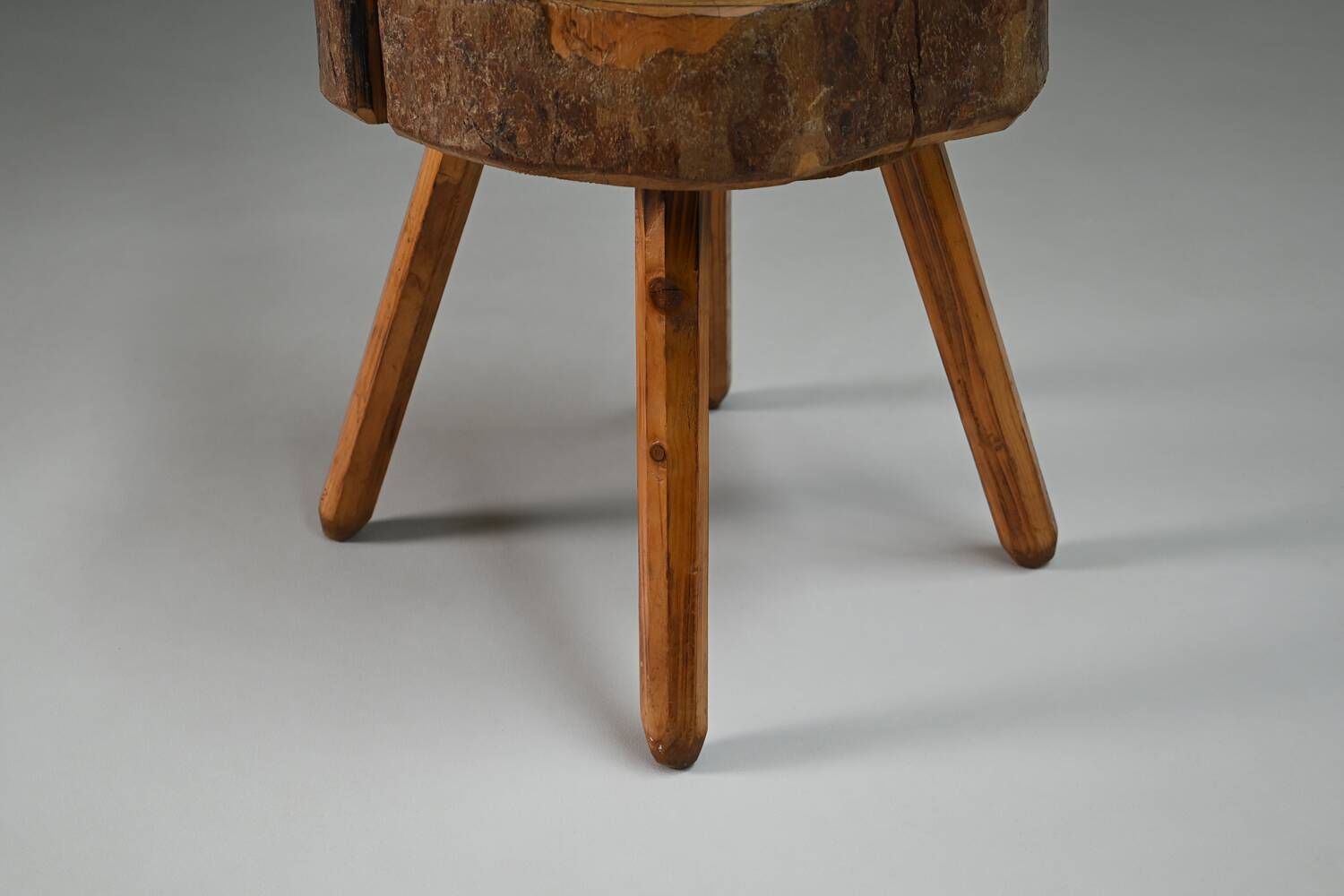 Set brutalist tree trunk chairs, 1970s France.