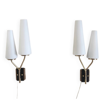 Asymmetrical double light wall sconces in brass, metal, and opaline - 50s
