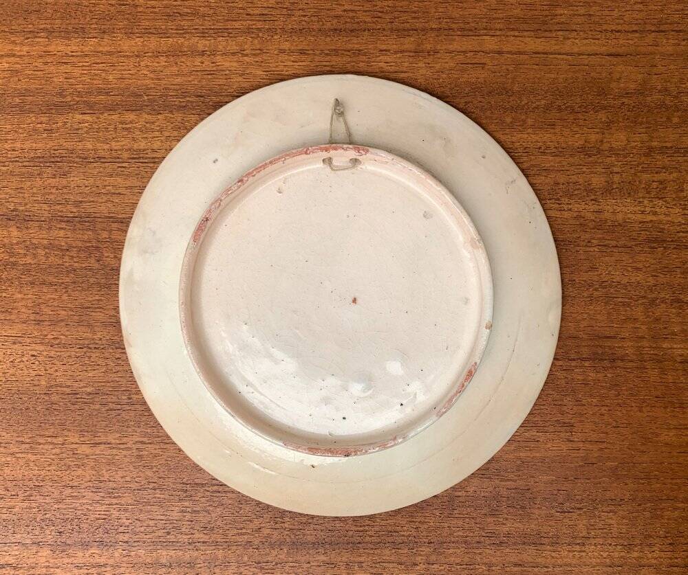 Vintage wall plate in hand-painted ceramic, 1970s.