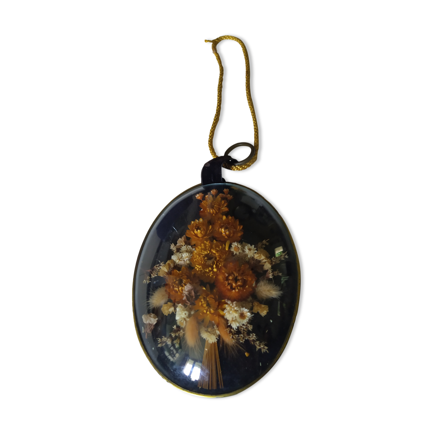 Curved oval frame of