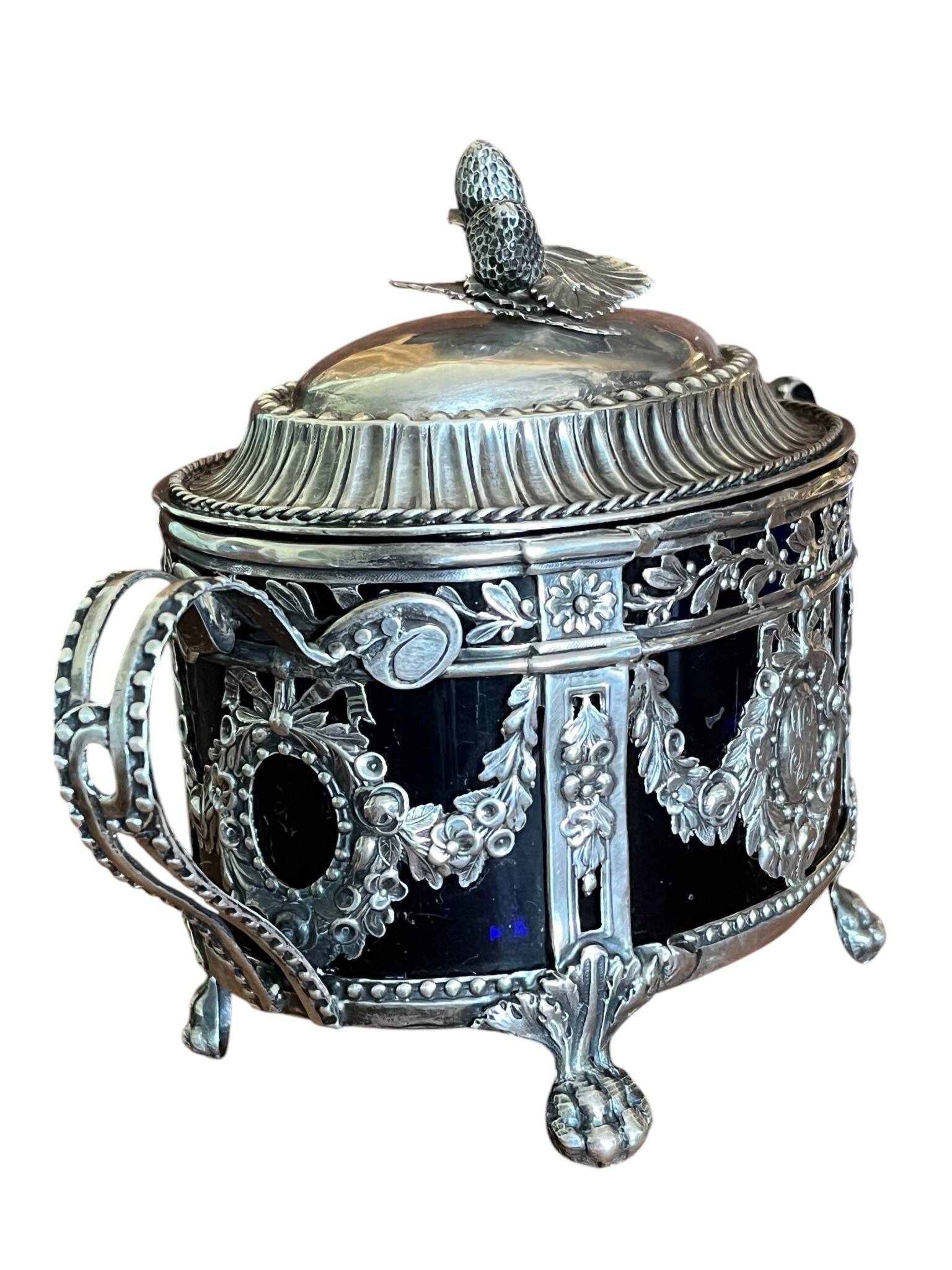 Silverware, sugar bowl in silver Louis XVI style, hallmarks late 18th century.