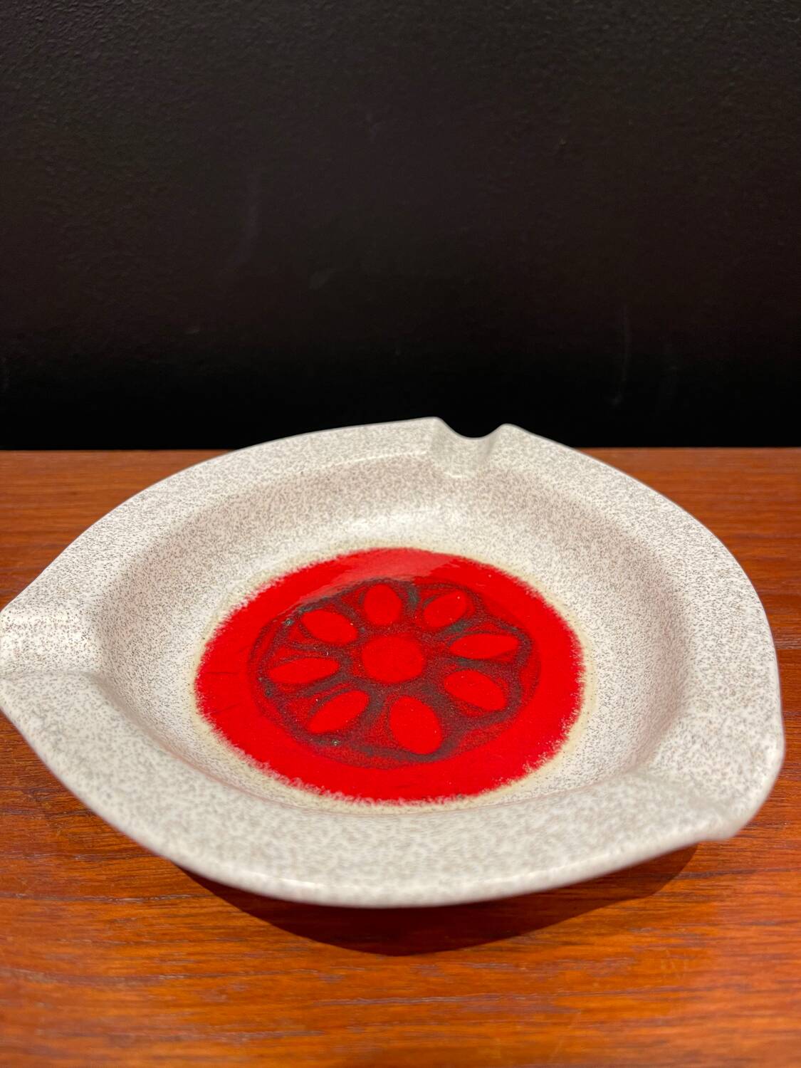 Ceramic ashtray 1970