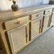 Grande enfilade buffet en chêne massif et cannage – 242 cm
