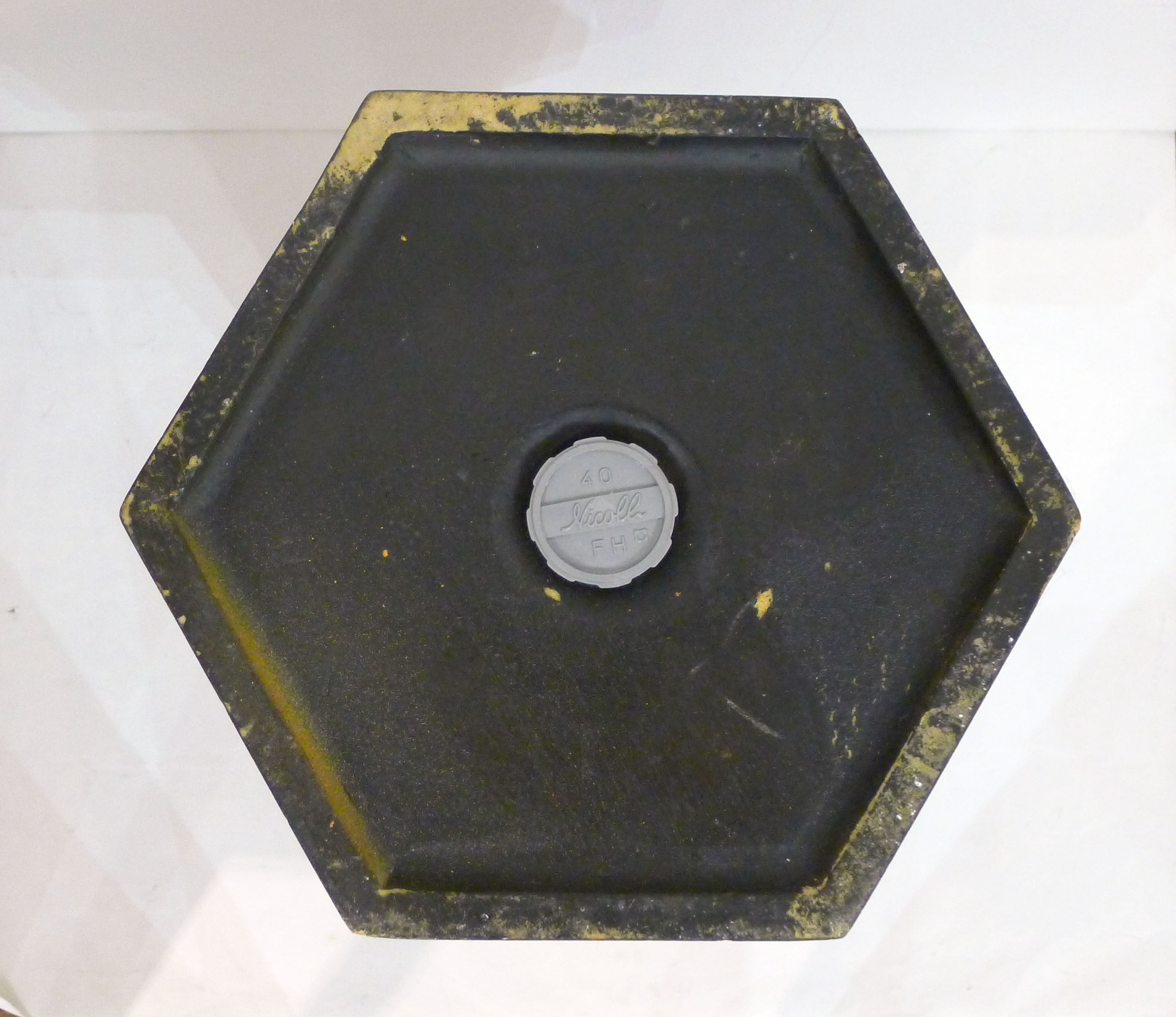 Column harness plant holder