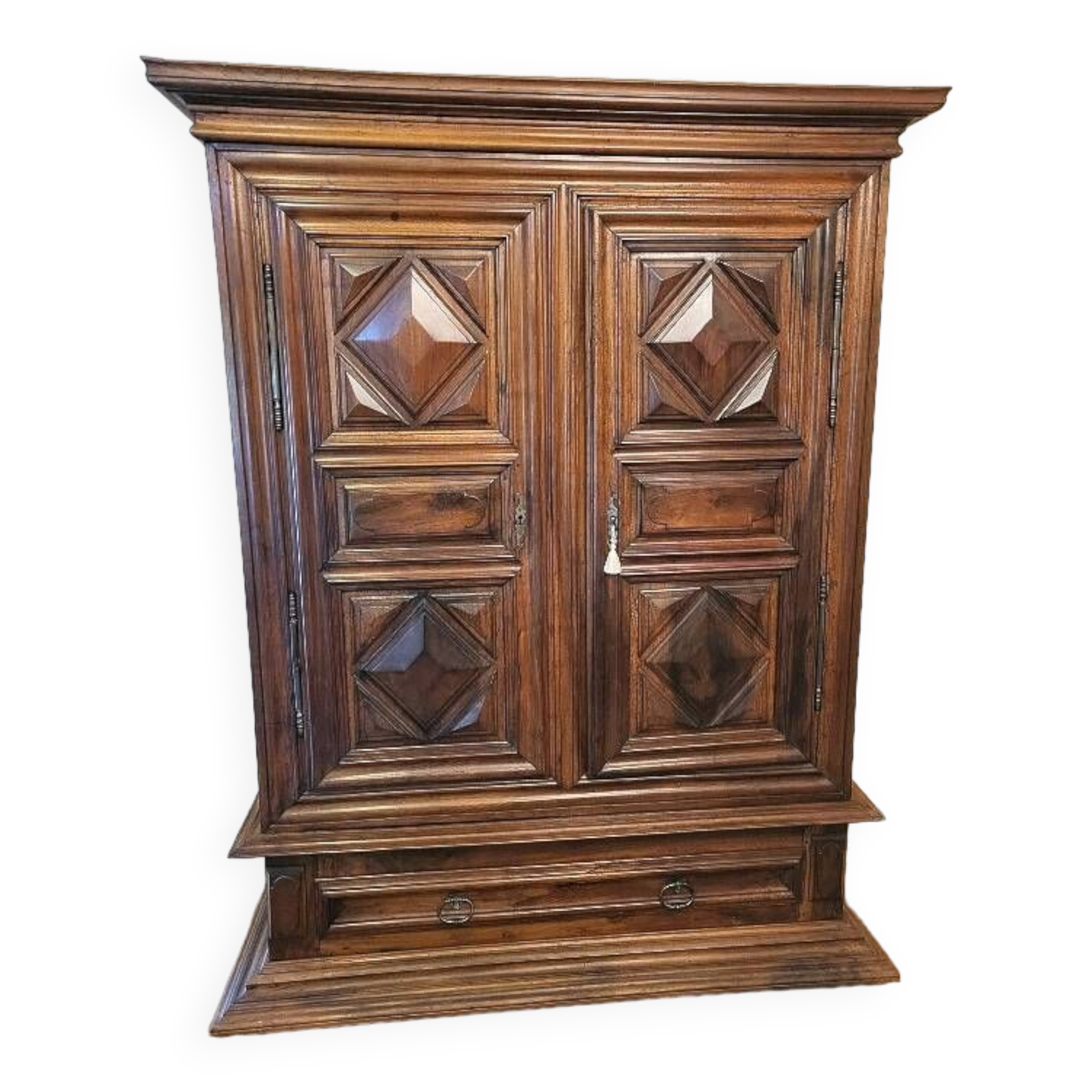 LOUIS XIII CABINET IN DIAMOND-TIP WALNUT 2 DOORS FROM THE 18TH CENTURY