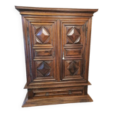 LOUIS XIII CABINET IN DIAMOND-TIP WALNUT 2 DOORS FROM THE 18TH CENTURY