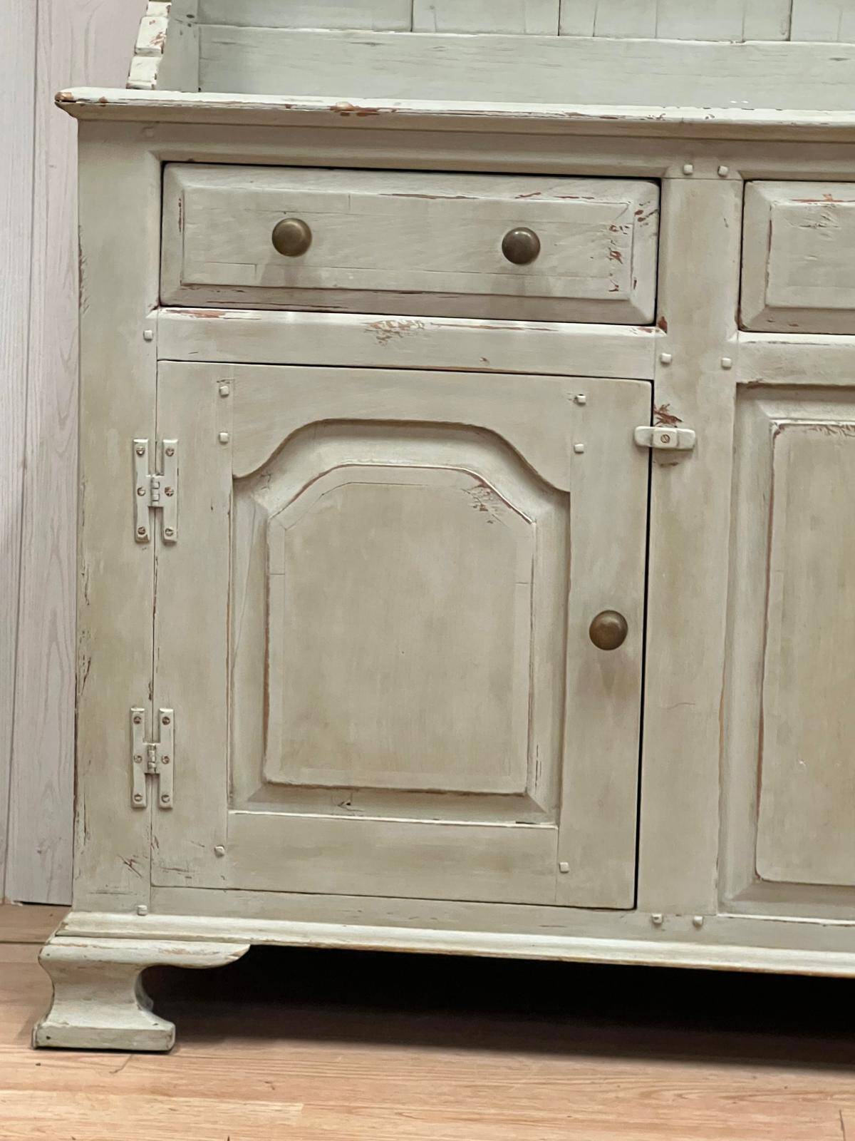 Sideboard / cupboard