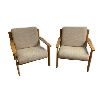 Paire de fauteuils gris beige en bois massif origine Pays de l’Est, années 70-80
