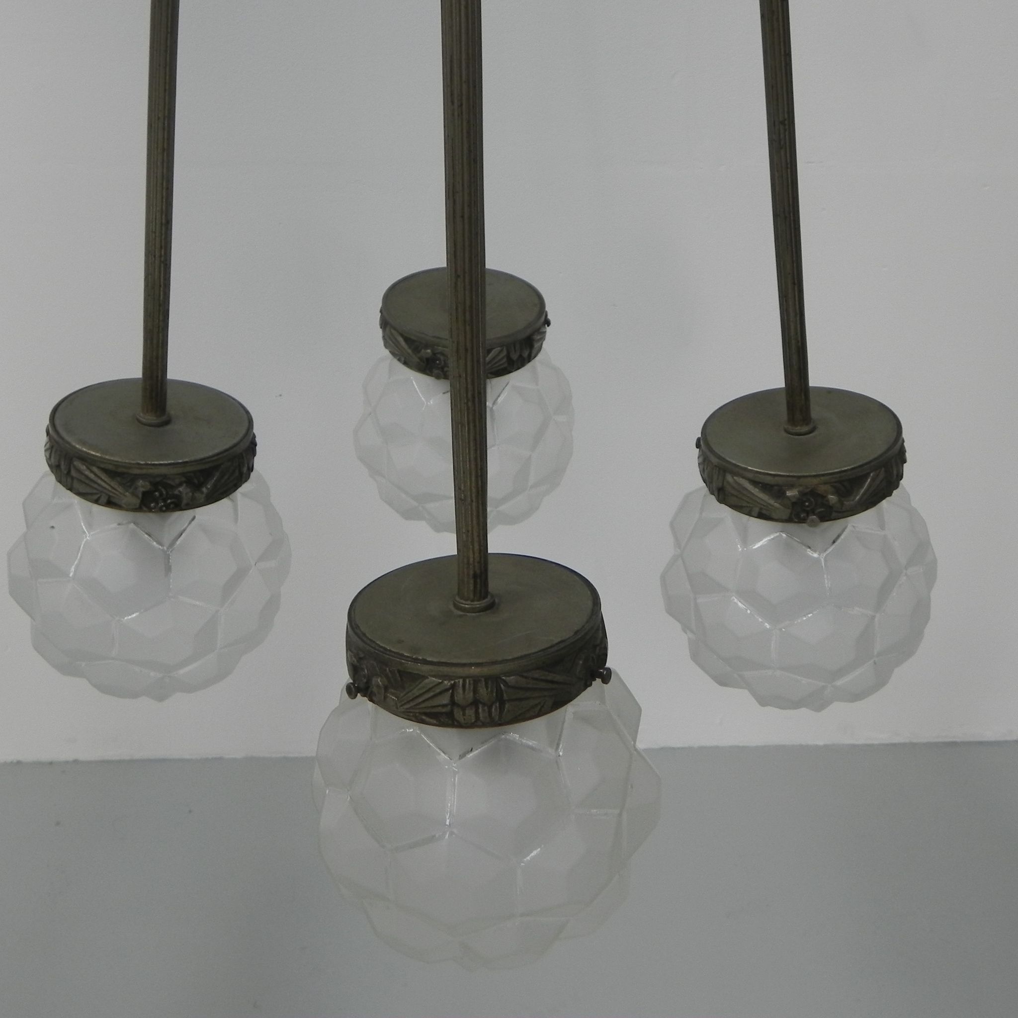 Suspension art déco avec 5 sphères sur 5 tiges