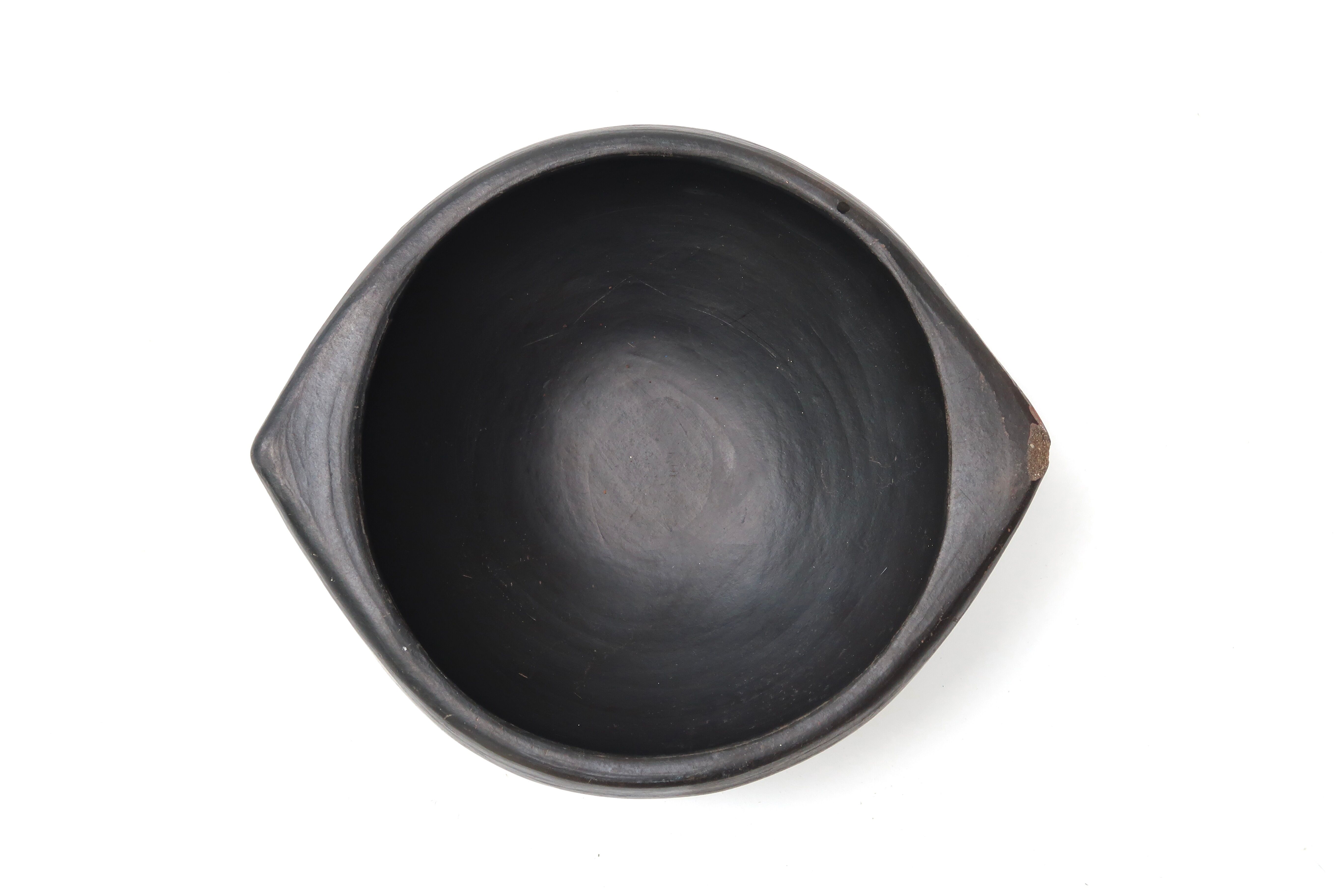 Empty colombian chamba black ceramic pocket, 70s