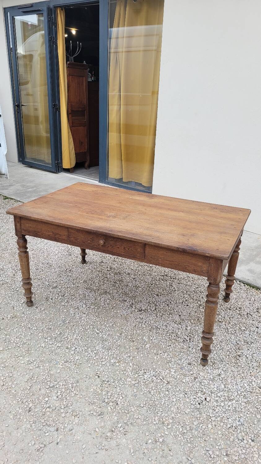 Rustic farm table in solid oak, Louis Philippe legs, 19th century - 1m40