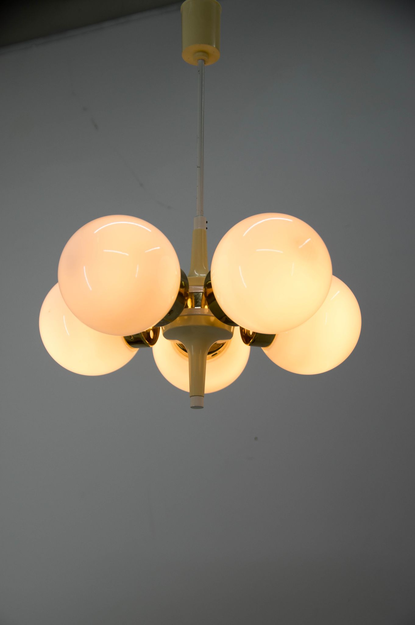 Lustre space age poutnik par Elektroinstala Decin, années 1970