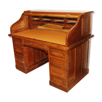 Roll-top desk