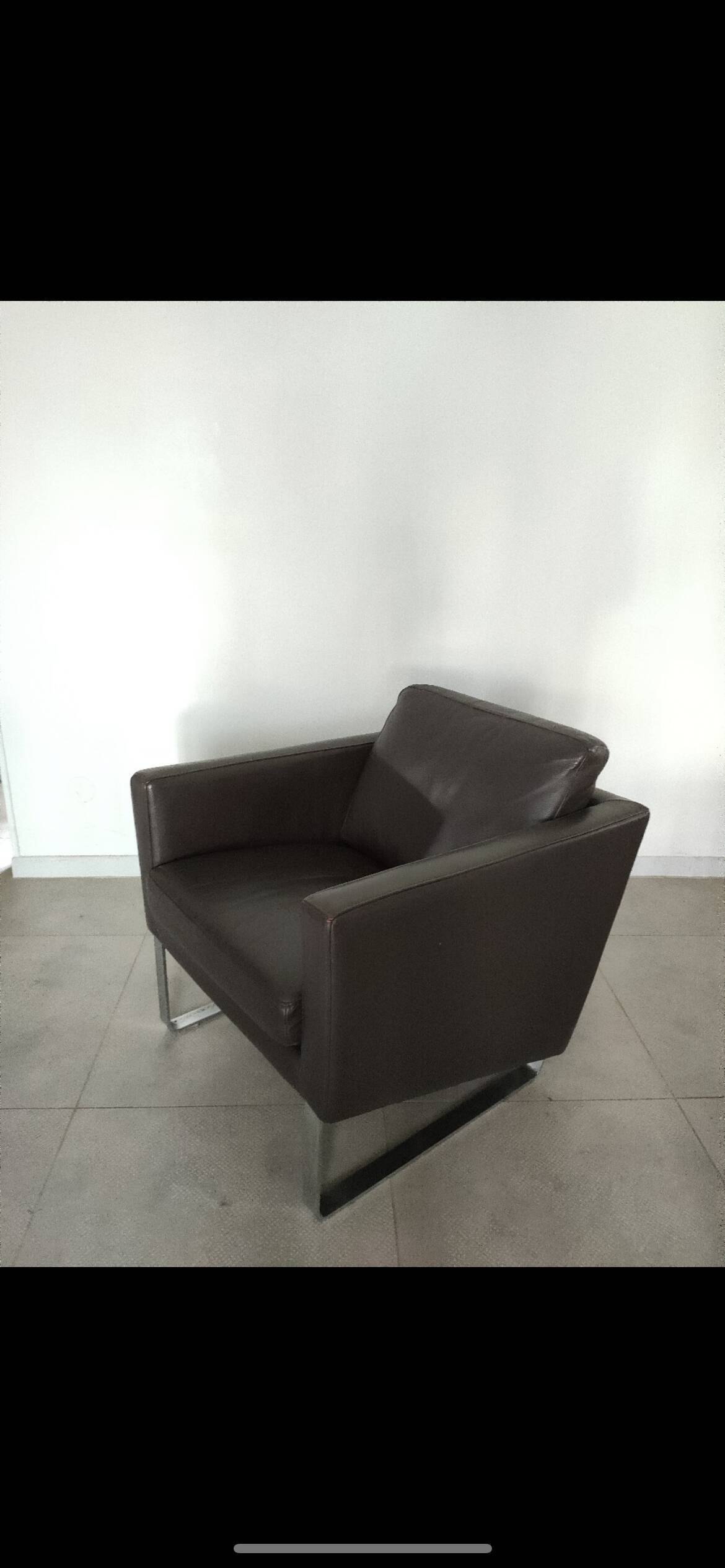 Leather armchair metal base