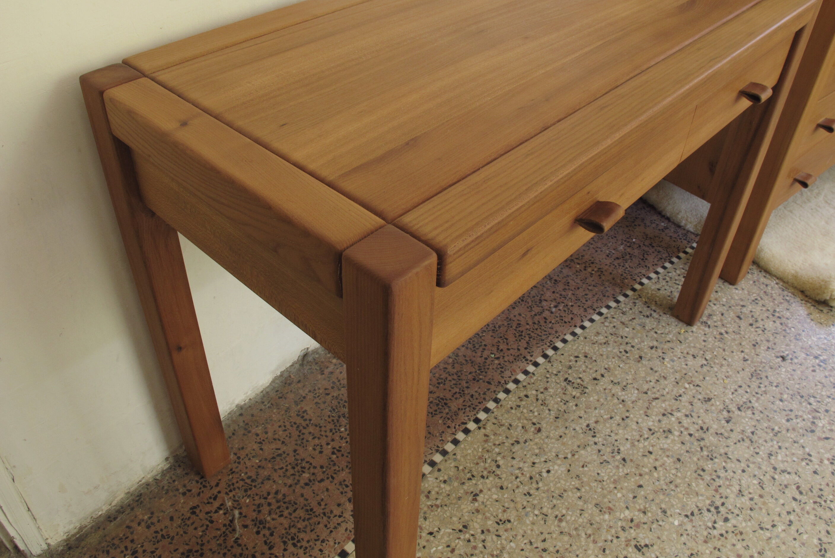 Solid Elm Office House Regain