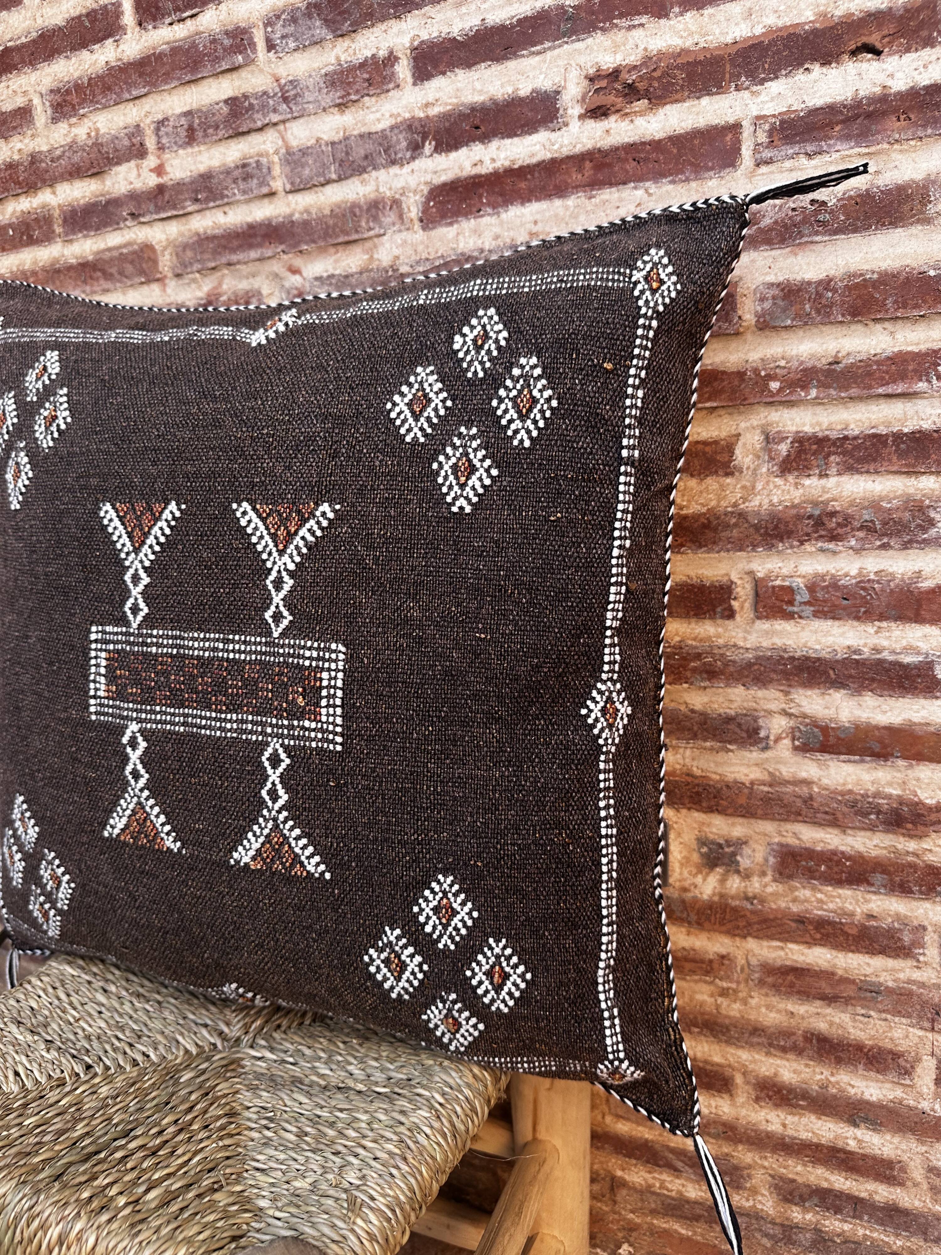 Handwoven cactus silk cushion cover: Berber bohemian cushion