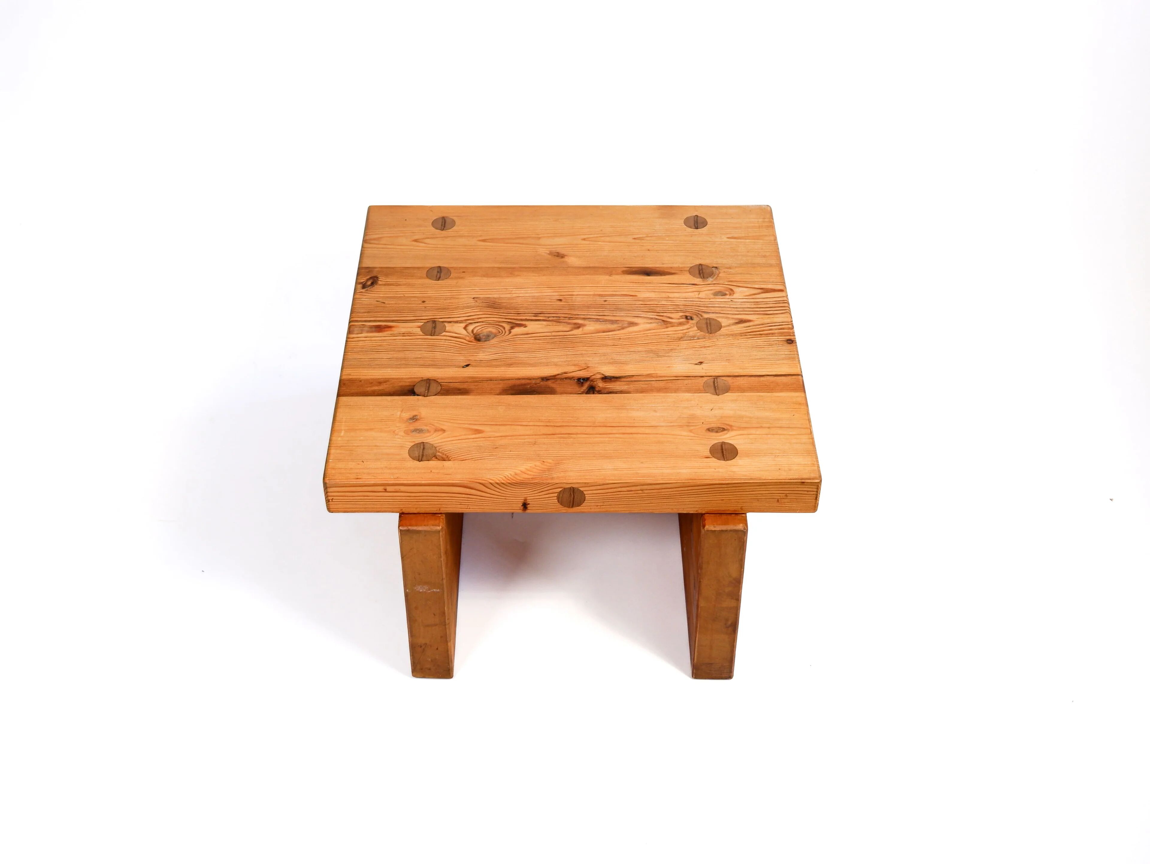 Roland Wilhelmsson coffee table model "Bamse" 1973 in solid pine.