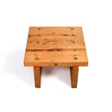 Roland Wilhelmsson coffee table model "Bamse" 1973 in solid pine.