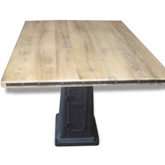 Industrial "high table"